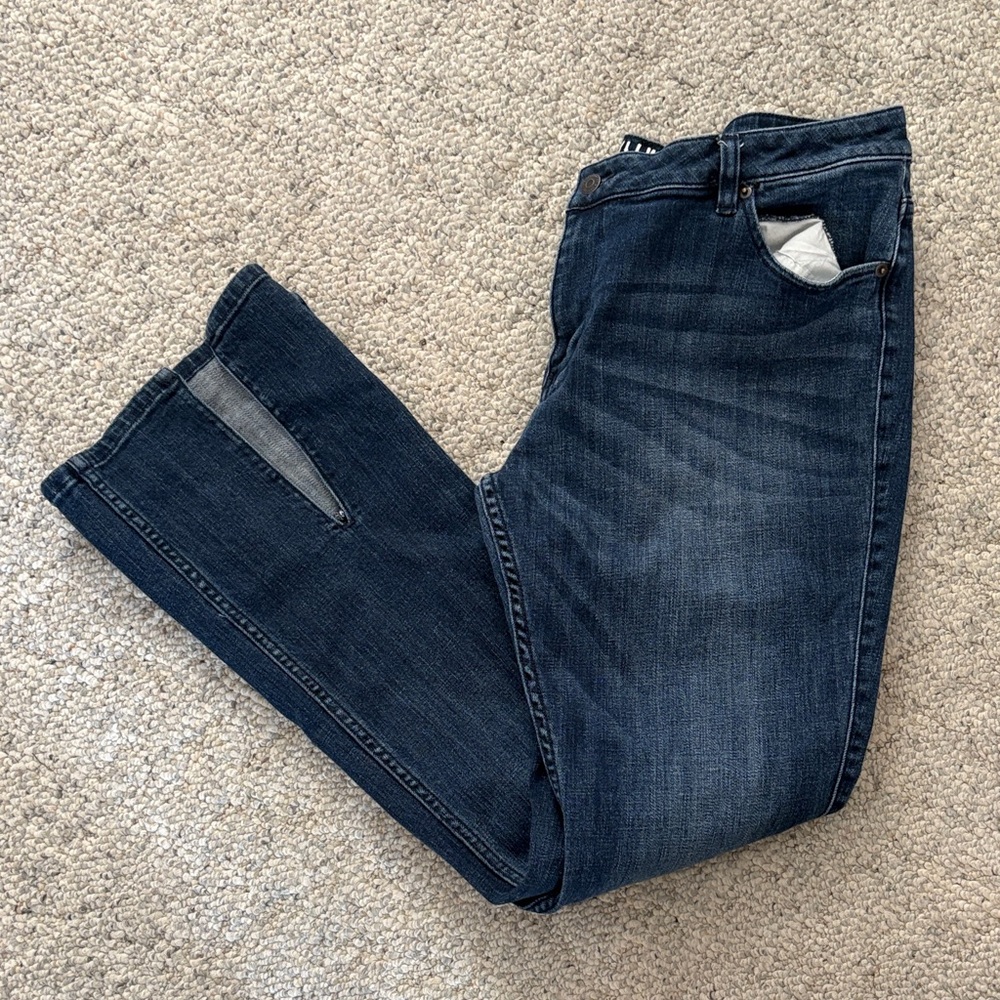 Idyllwind dark wash bootcut split hem jeans Size 16/34